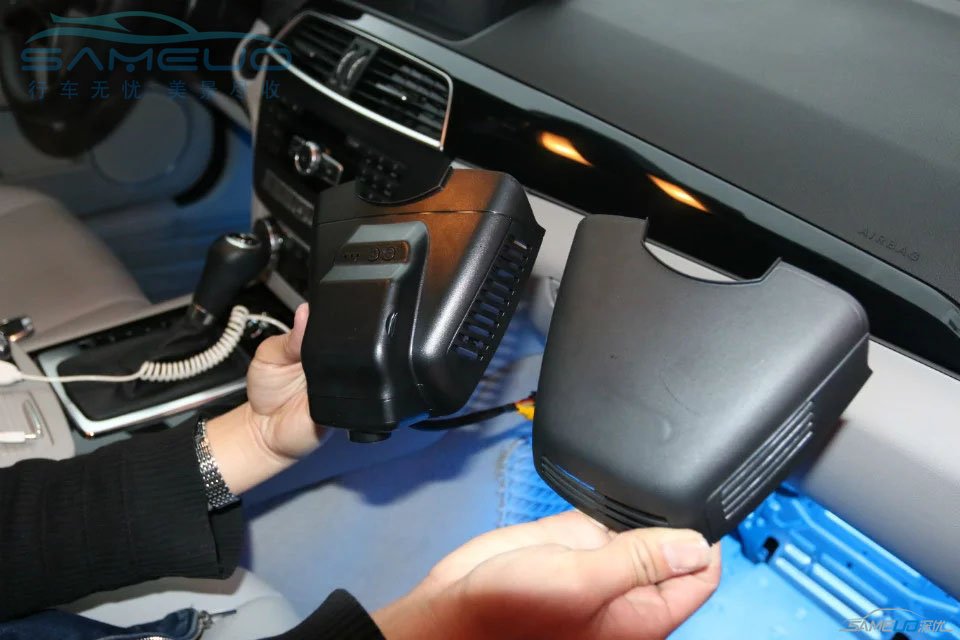 13款奔驰C260安装深优/SAMEUO隐藏式WIFI记录仪